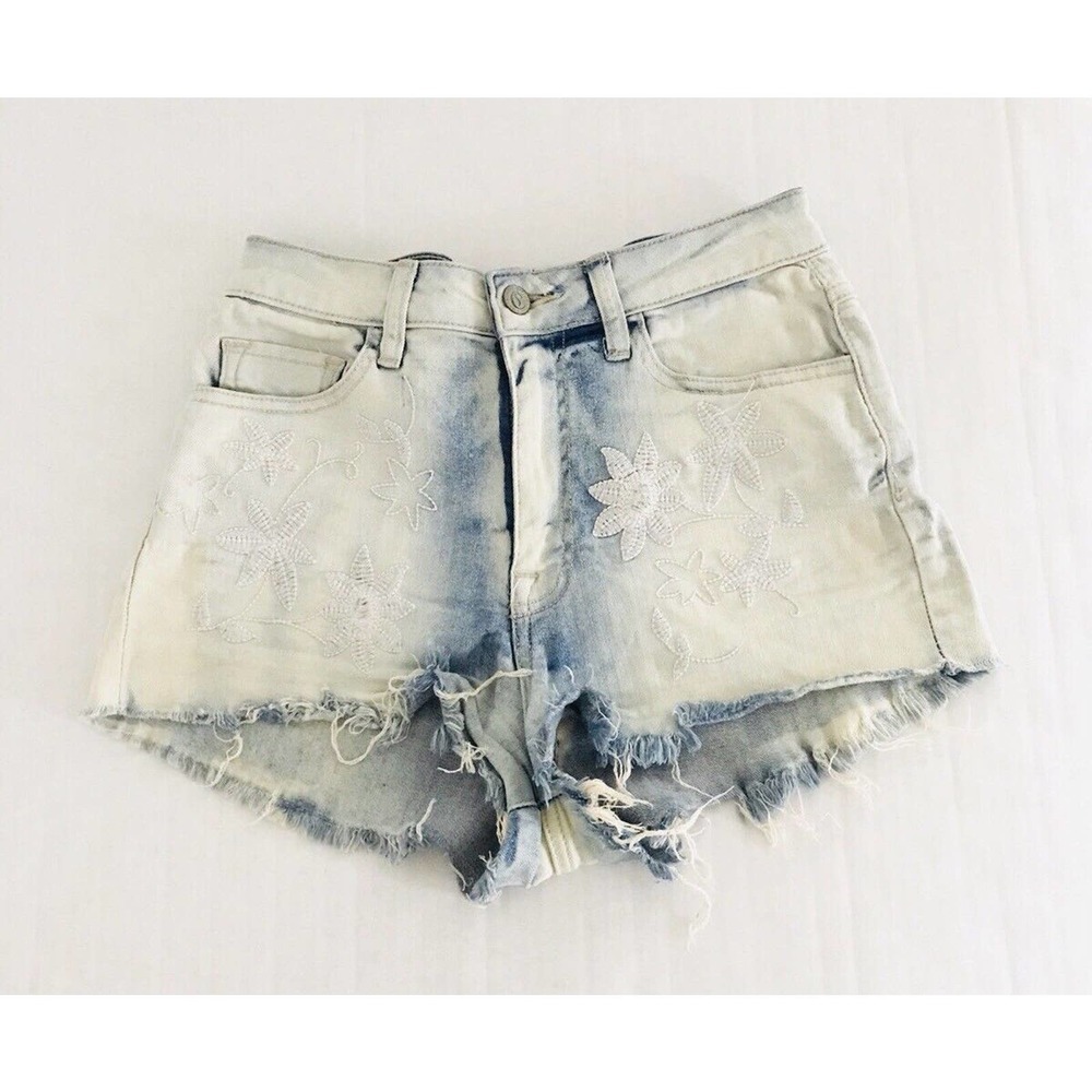 Cello | Jeans Womens Size M Destroyed Denim Shorts Frayed Ripped Floral